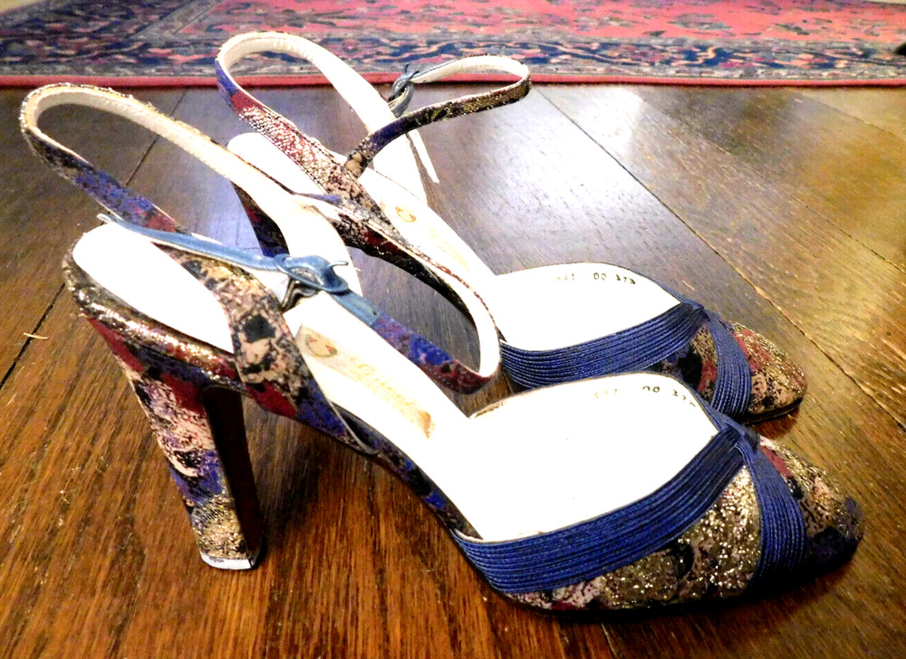 Vtg Gucci Heels Pump fabric Metallic Brocade Gold Burgundy Blue Ribbon Trim 6.5